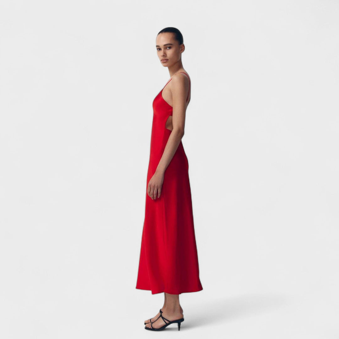 Carmen – Vestido Carmesí de Corte Minimal Elegante que Deslumbra con Sencillez