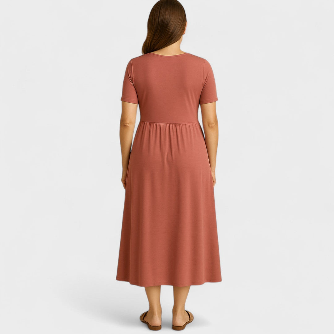 Clara – Vestido Línea Suave que realza tu frescura natural