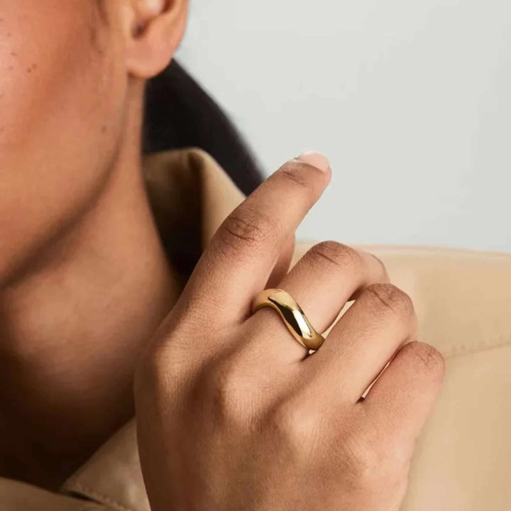 FLOW | ANILLO MINIMALISTA DE FUERZA Y FLUIDEZ