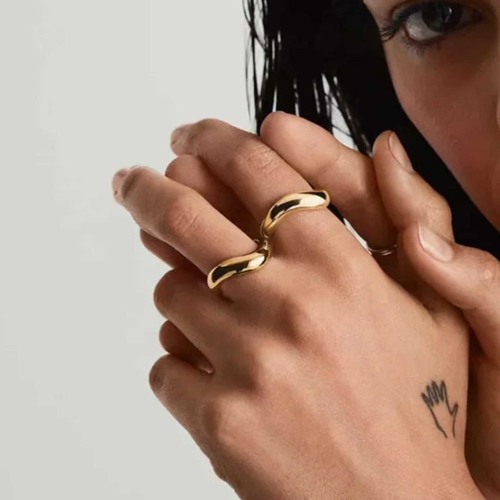 FLOW | ANILLO MINIMALISTA DE FUERZA Y FLUIDEZ