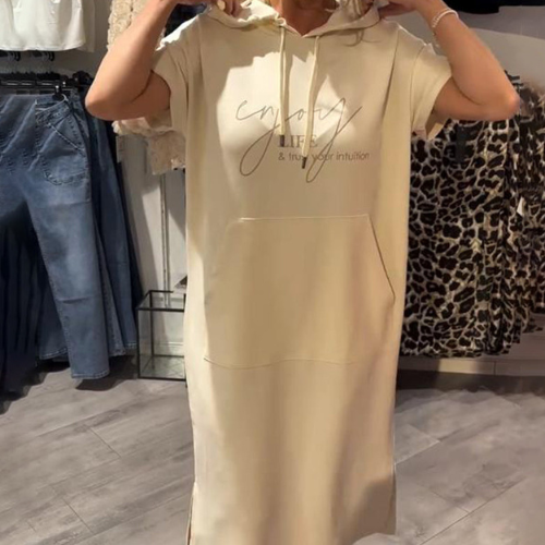 CARLOTA | VESTIDO CON CAPUCHA Y ESTILO DESENFADADO