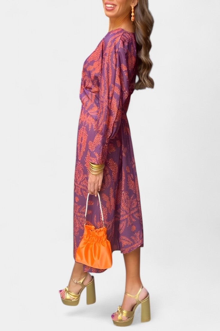 Elara – Vestido suave con escote en V que realza tu figura