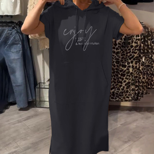 CARLOTA | VESTIDO CON CAPUCHA Y ESTILO DESENFADADO