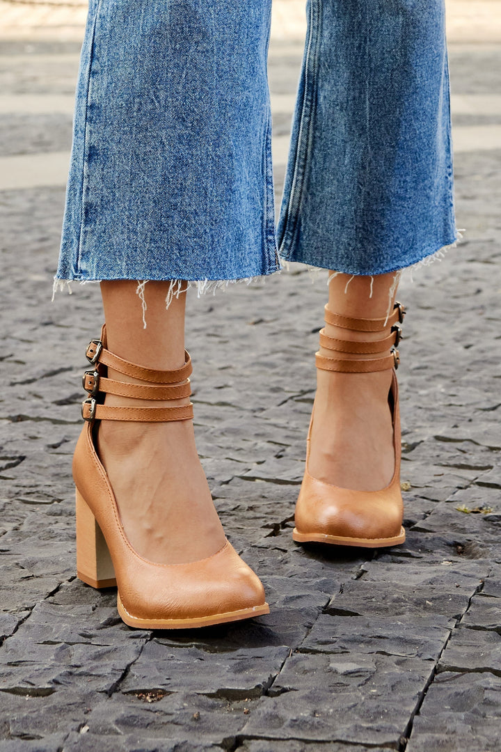 Casilda | Sandalias lisas con tiras en el tobillo y suela gruesa