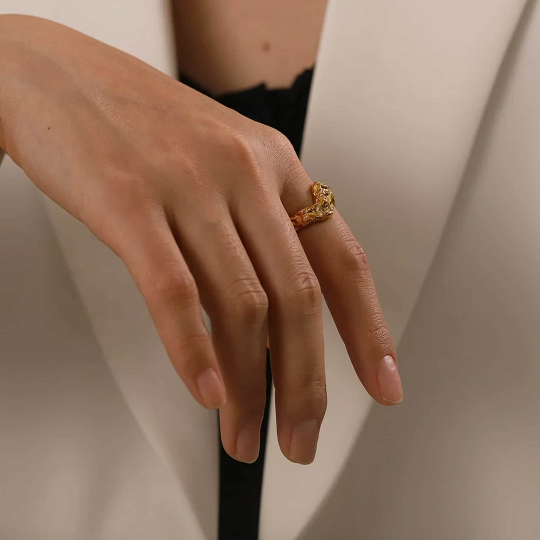 TERRA SCULPT | ANILLO ORGÁNICO CON FUERZA INTERIOR