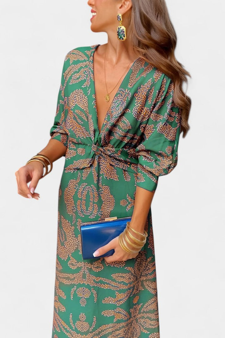 Elara – Vestido suave con escote en V que realza tu figura