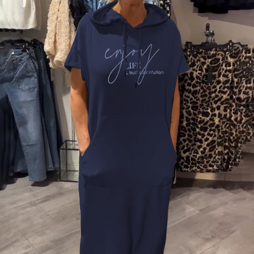 CARLOTA | VESTIDO CON CAPUCHA Y ESTILO DESENFADADO