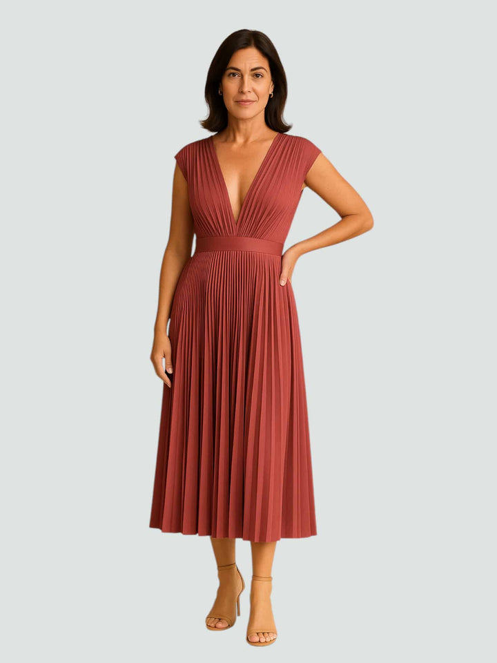 NATALIA | VESTIDO PLISADO CON ESCOTE PROFUNDO