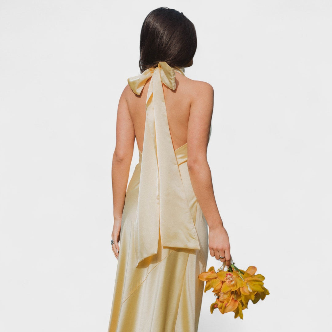 Martina – Vestido Satinado de Lazo que transforma cada ocasión en un momento inolvidable