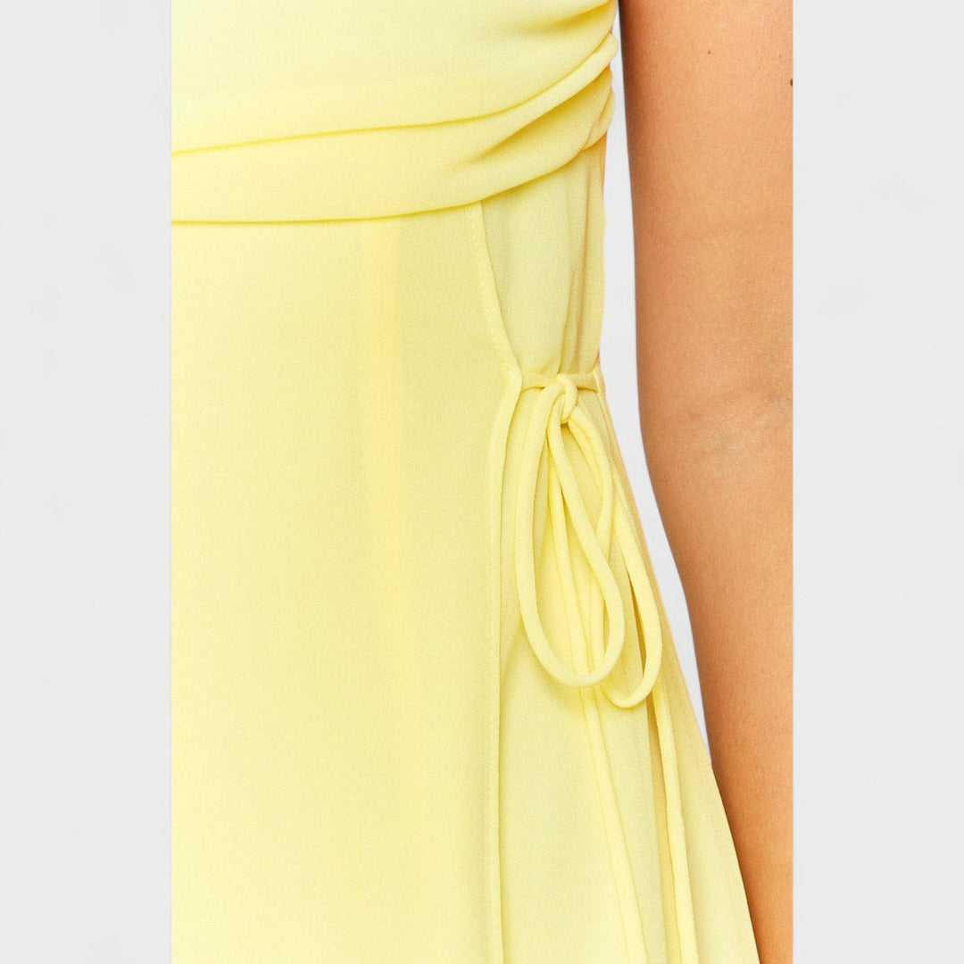 Flossie – Vestido Maxi Amarillo con Lazo Lateral que realza tu frescura