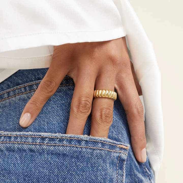 VERA | ANILLO ESCULTÓRICO Y AUDAZ