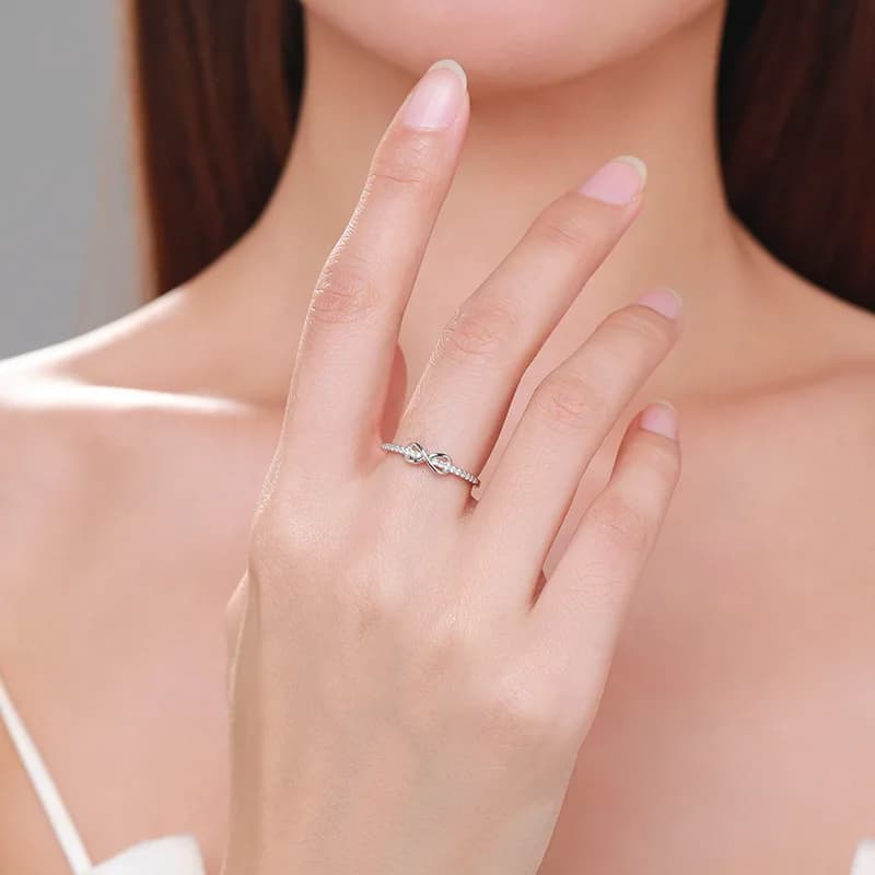 AURORA WHISPER | ANILLO MINIMALISTA CON LUZ INTERIOR