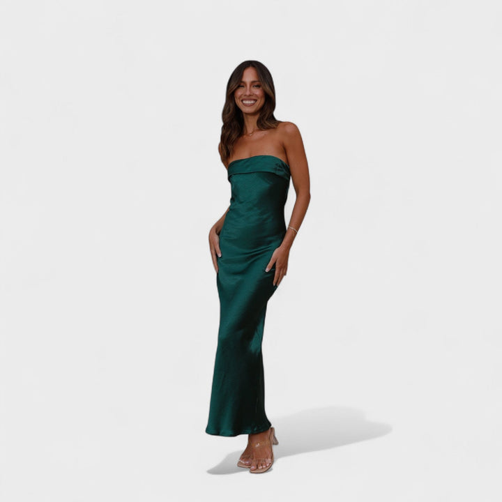 Carmen – Vestido de satén sin mangas que realza tu elegancia