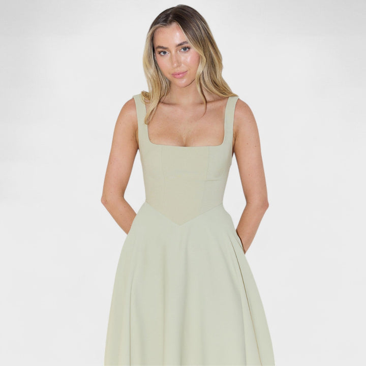 Maribel – Vestido Midi con Escote Cuadrado que realza tu feminidad