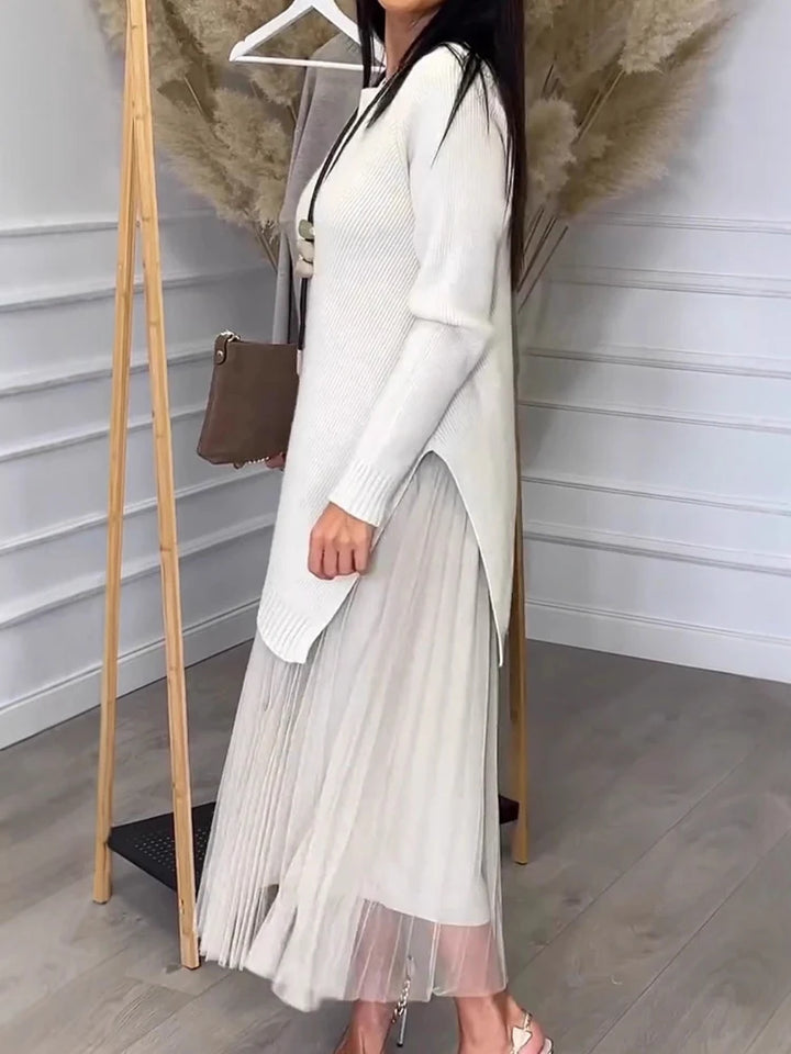 Conjunto con Encantadora Falda de Tul fino con caída elegante y Jersey Largo de Punto