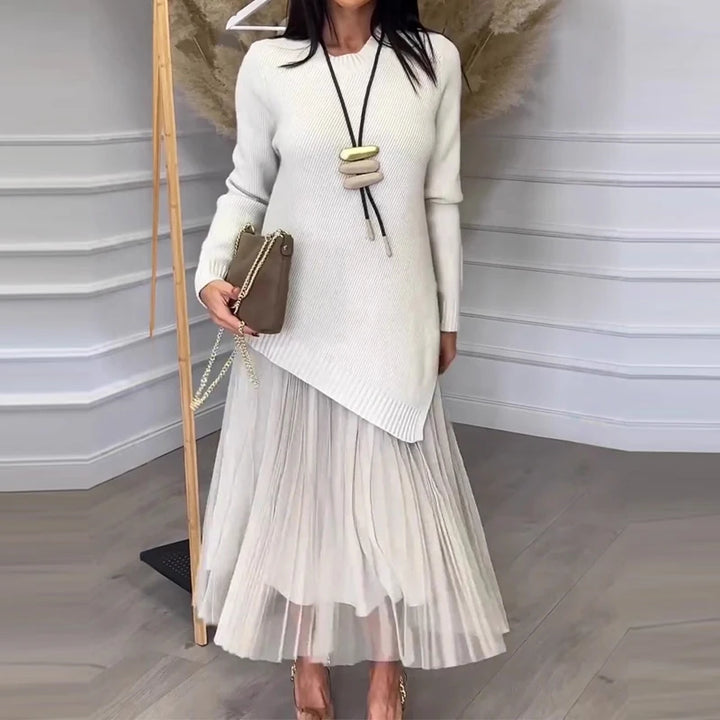 Conjunto con Encantadora Falda de Tul fino con caída elegante y Jersey Largo de Punto