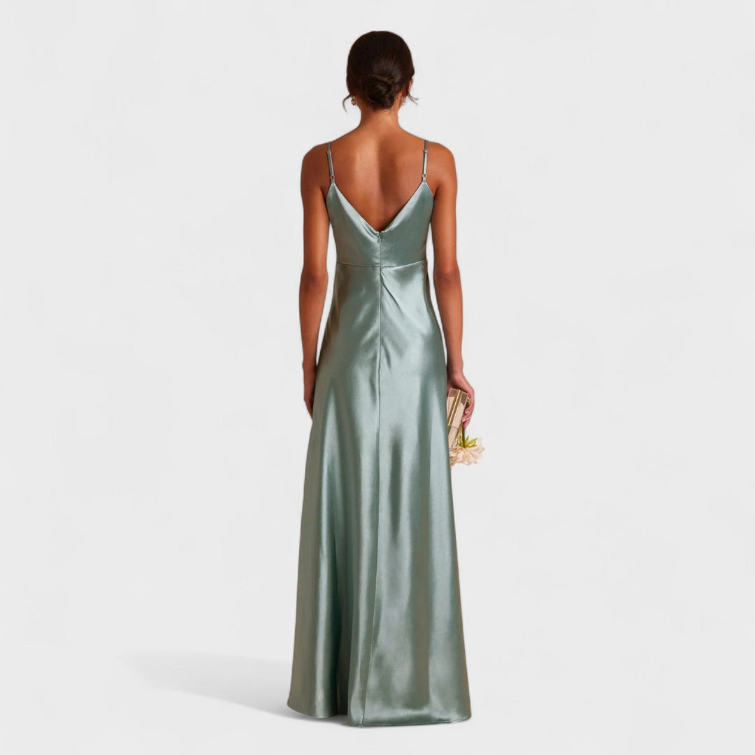 Lucía Satinada – Vestido Largo con Abertura que realza tu feminidad