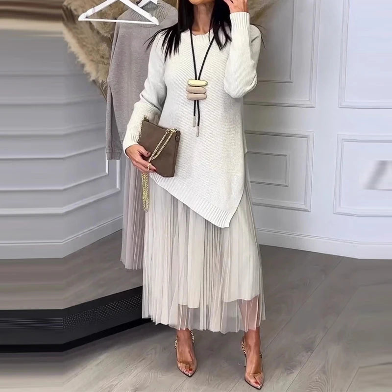 Conjunto con Encantadora Falda de Tul fino con caída elegante y Jersey Largo de Punto