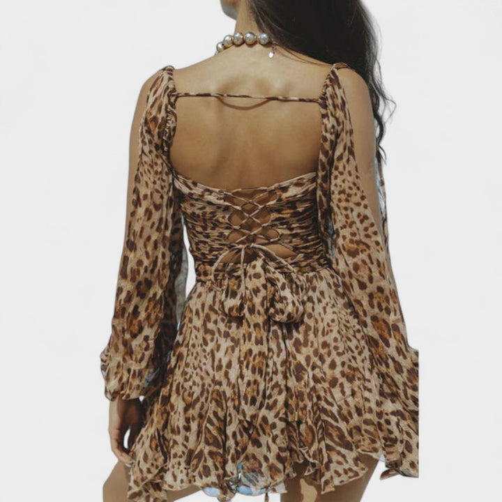 Valentina – Vestido Corto León Dorado que Realza tu Feminidad