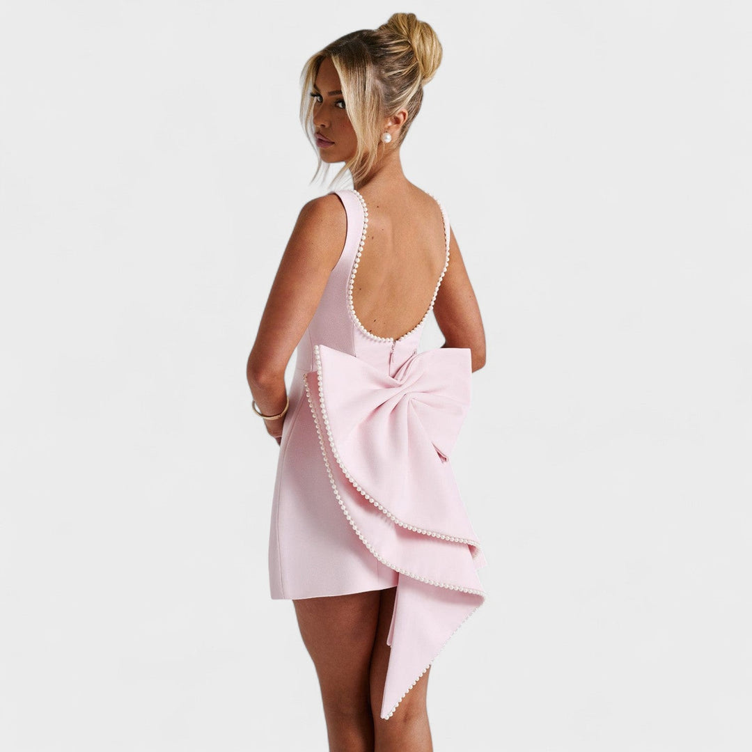 Carrie – Vestido Mini con Lazo de Perlas que realza tu feminidad