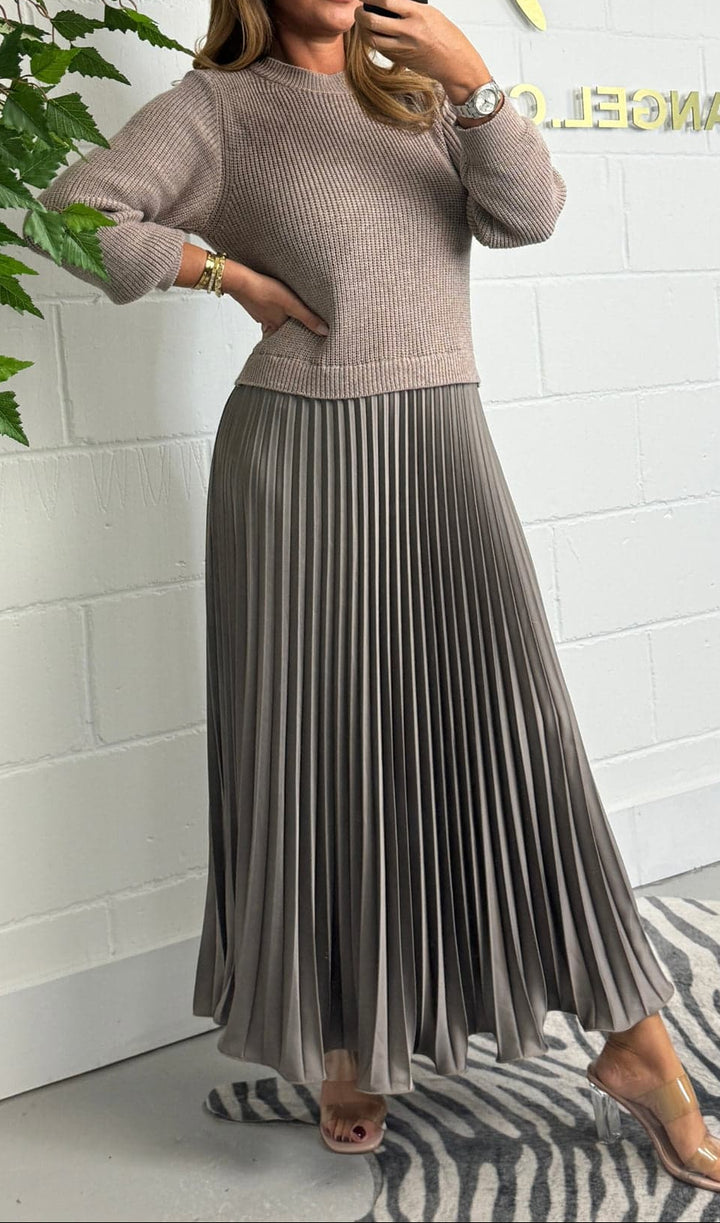 Vestido Jersey con Falda Plisada de Satén - Elegancia Sin Esfuerzo