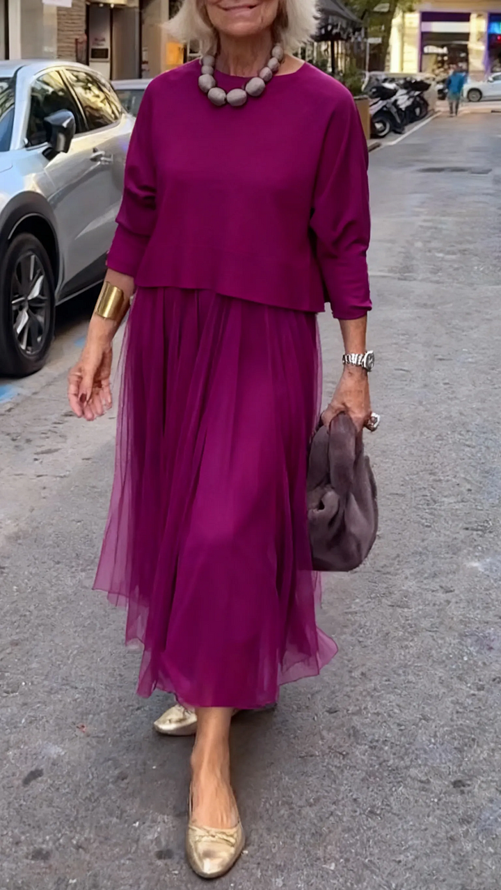 Conjunto con Encantador Vestido Fino de Caída Elegante y Jersey Artesanal