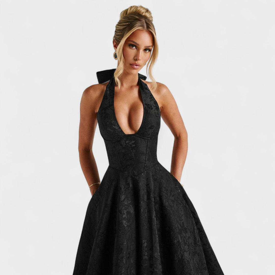 Effie – Vestido Midi Texturizado con Escote Halter que resalta tu feminidad