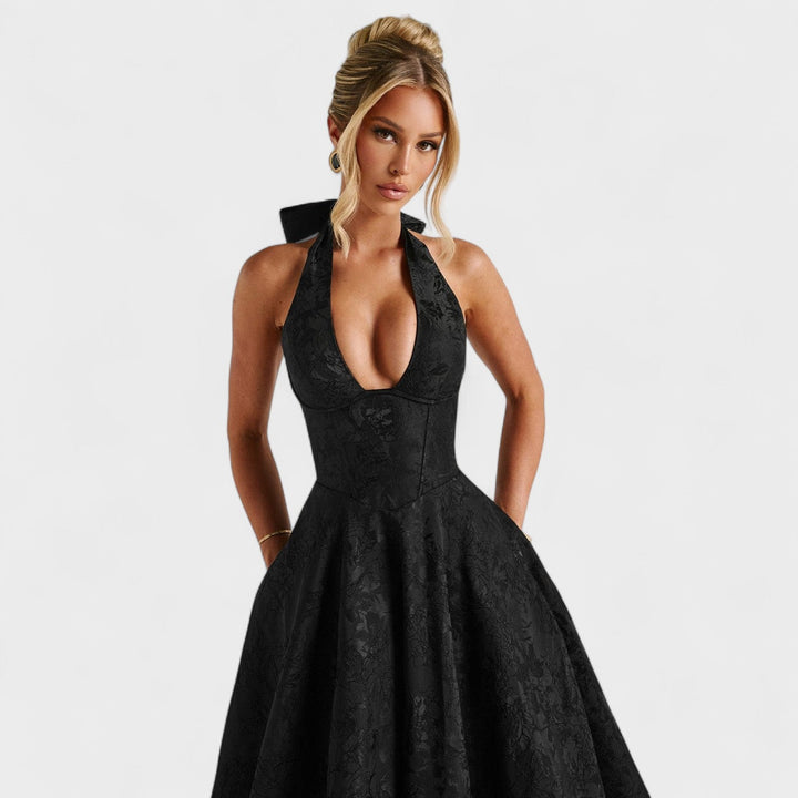 Effie – Vestido Midi Texturizado con Escote Halter que resalta tu feminidad