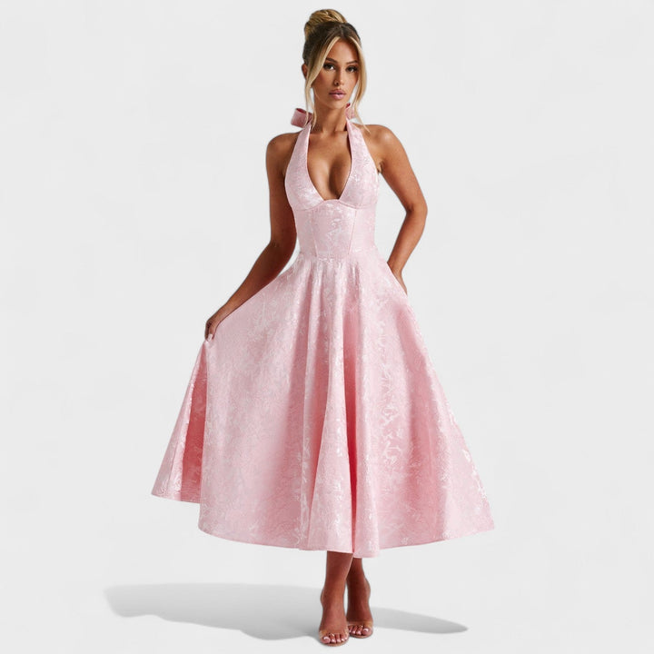 Effie – Vestido Midi Texturizado con Escote Halter que resalta tu feminidad