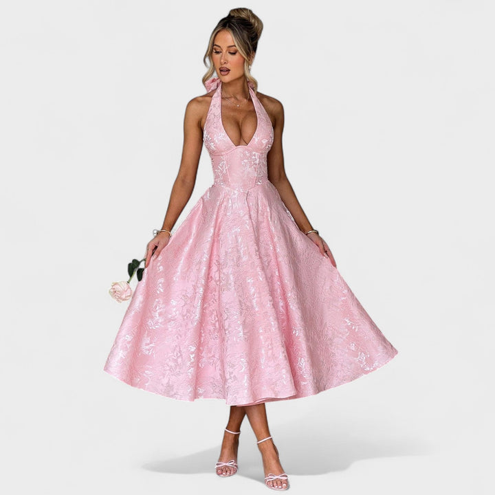 Effie – Vestido Midi Texturizado con Escote Halter que resalta tu feminidad