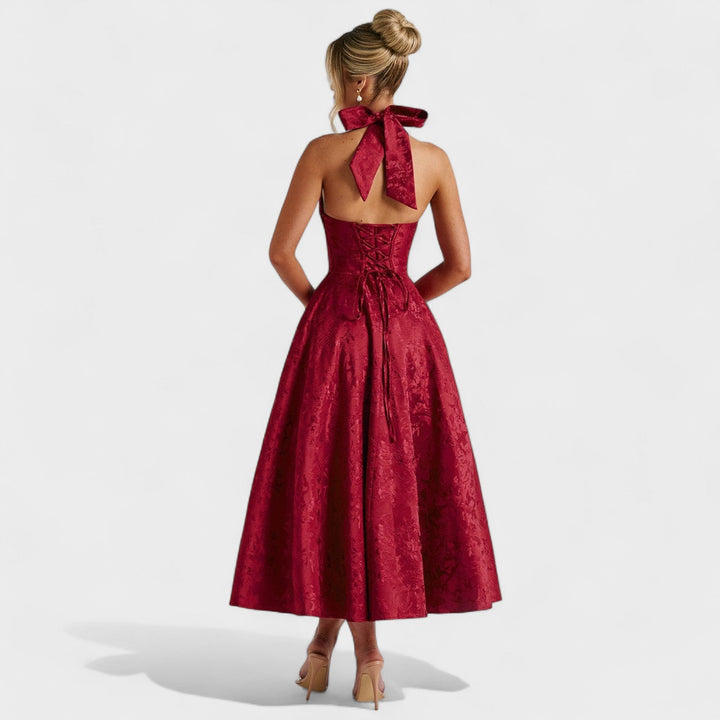 Effie – Vestido Midi Texturizado con Escote Halter que resalta tu feminidad