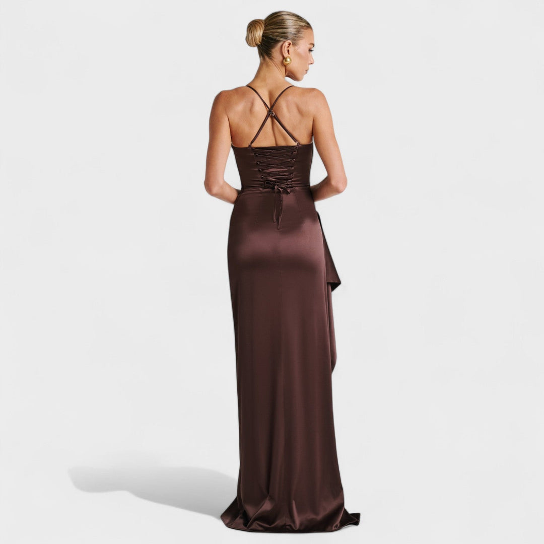Helen – Vestido Largo Satén Cacao que realza tu feminidad