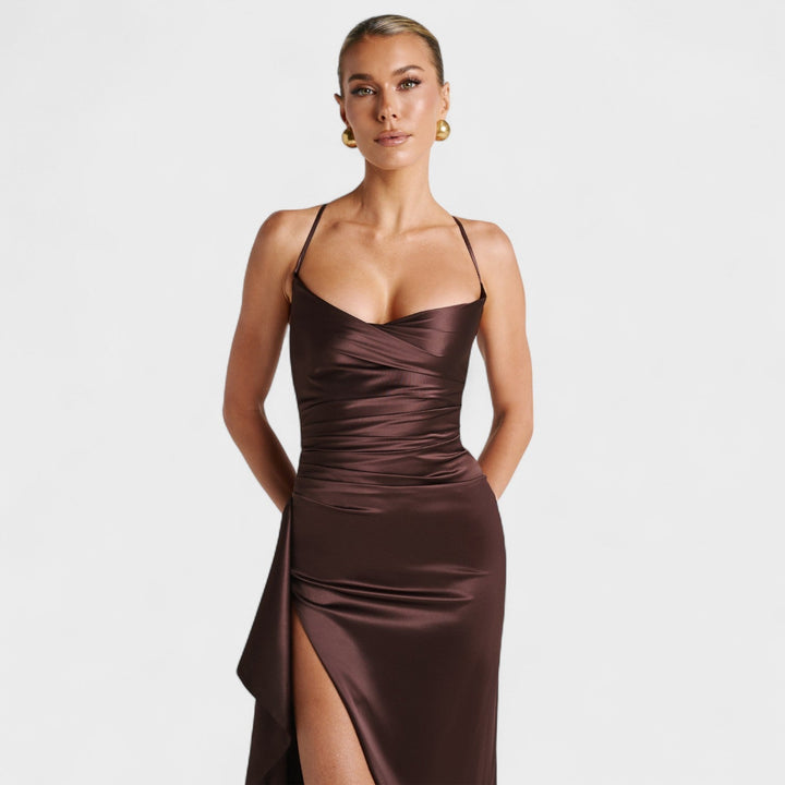 Helen – Vestido Largo Satén Cacao que realza tu feminidad