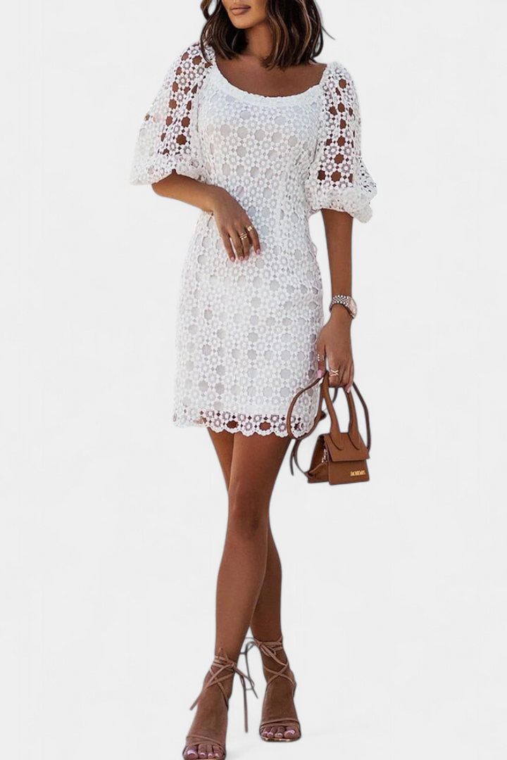 Engracia – Vestido Corto de Encaje que realza tu frescura mediterránea