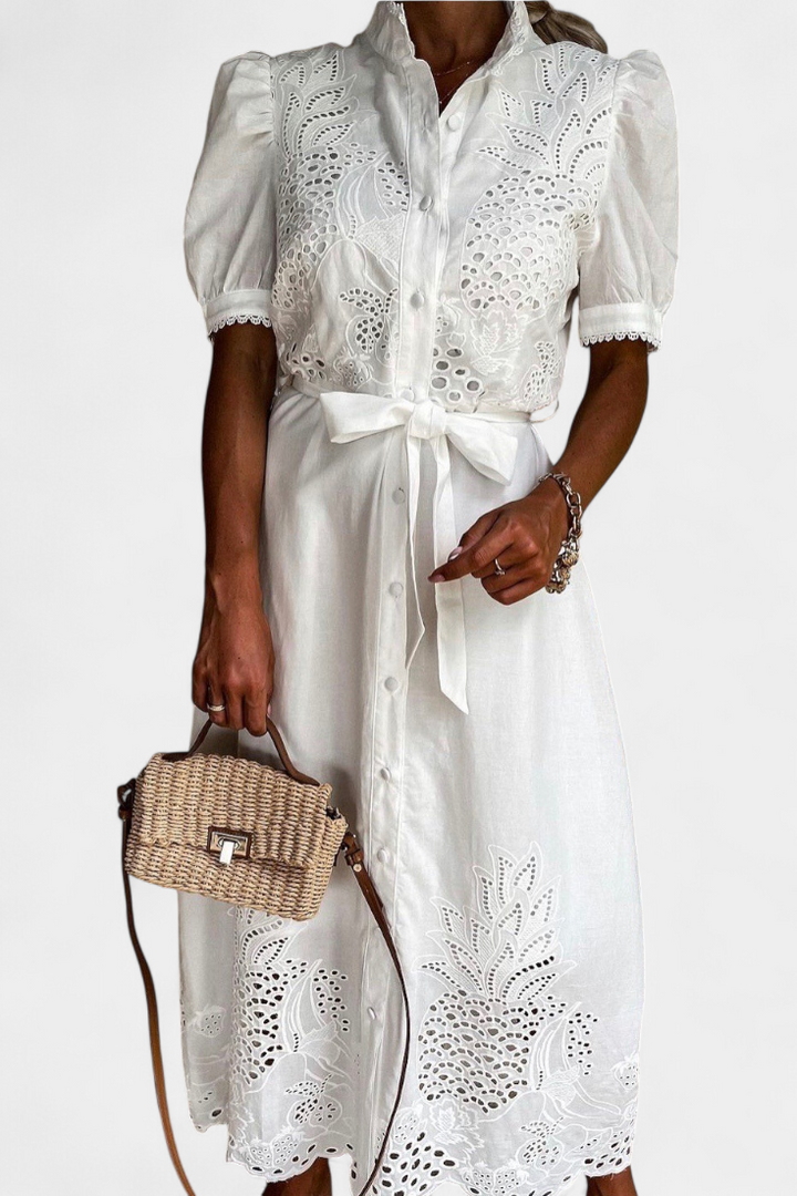 Nerea – Vestido camisero bordado que realza tu frescura femenina