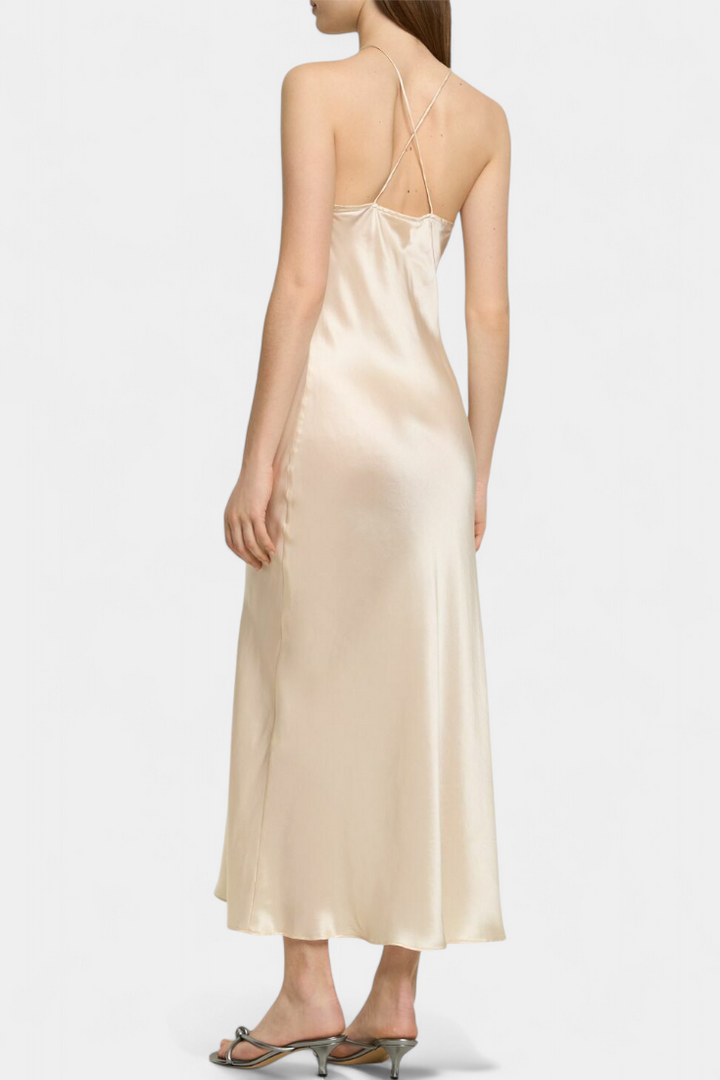 Elvera – Vestido Midi Halter con Rosetas que realza tu feminidad