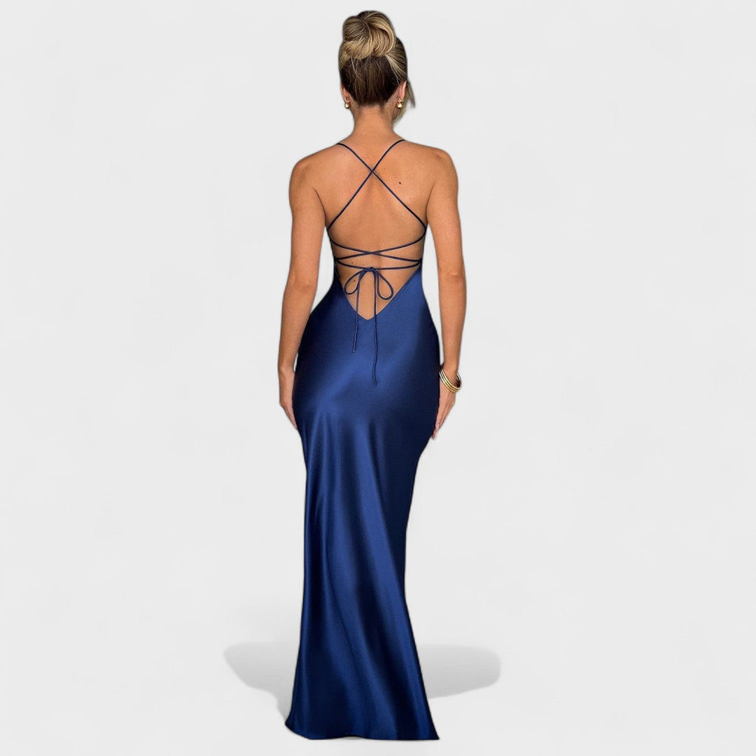 Elena – Vestido satén cruzado azul medianoche que realza tu sofisticación