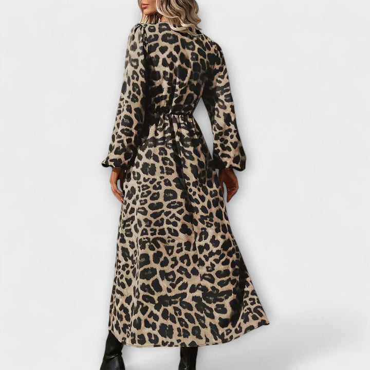 Natalie – Vestido con Estilo y Estampado de Leopardo que Realza Tu Silueta