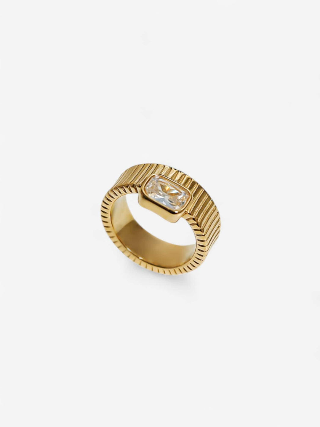 NOVA STATEMENT | ANILLO CON FUERZA INTERIOR Y ESTILO ESCANDINAVO