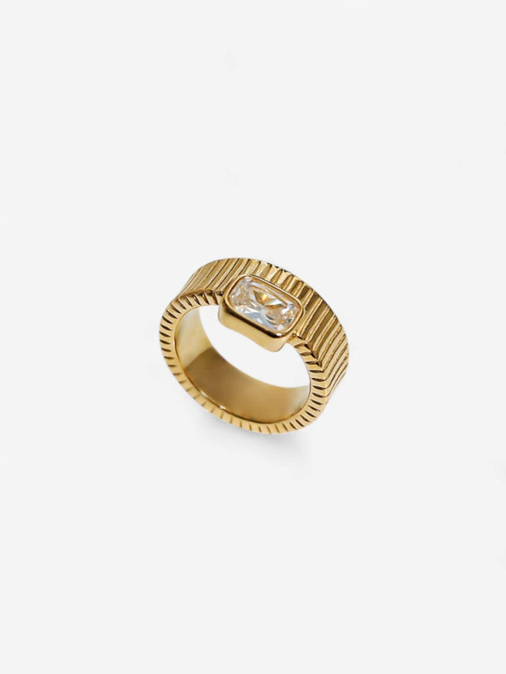 NOVA STATEMENT | ANILLO CON FUERZA INTERIOR Y ESTILO ESCANDINAVO